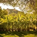 Hotel Mont-sant 4*