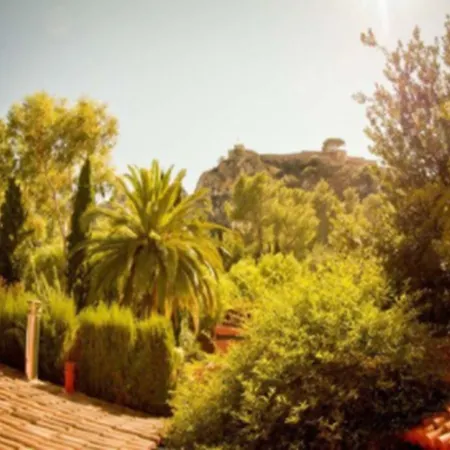 Mont-sant Отель